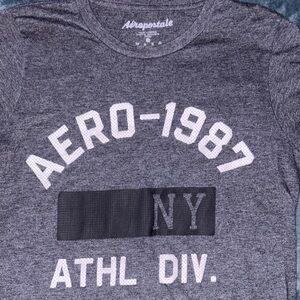 Aéropostale Gray Graphic Long Sleeve Shirt